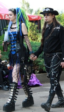 goth couple 37