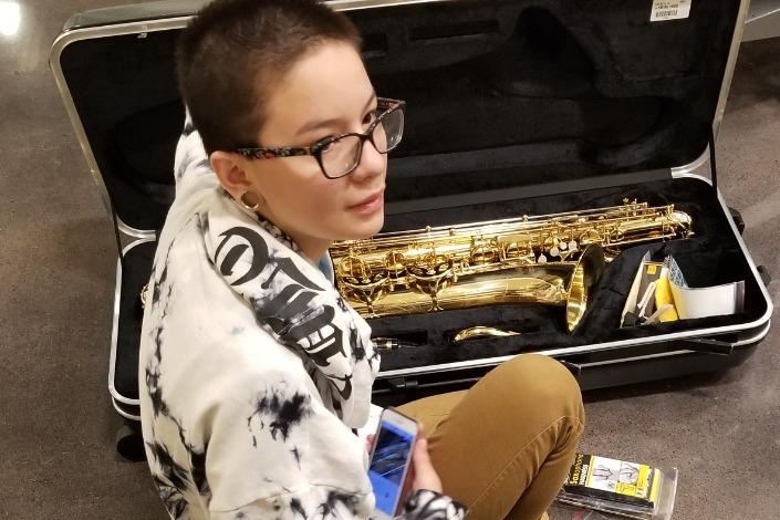 43753564_1575077909617040_r